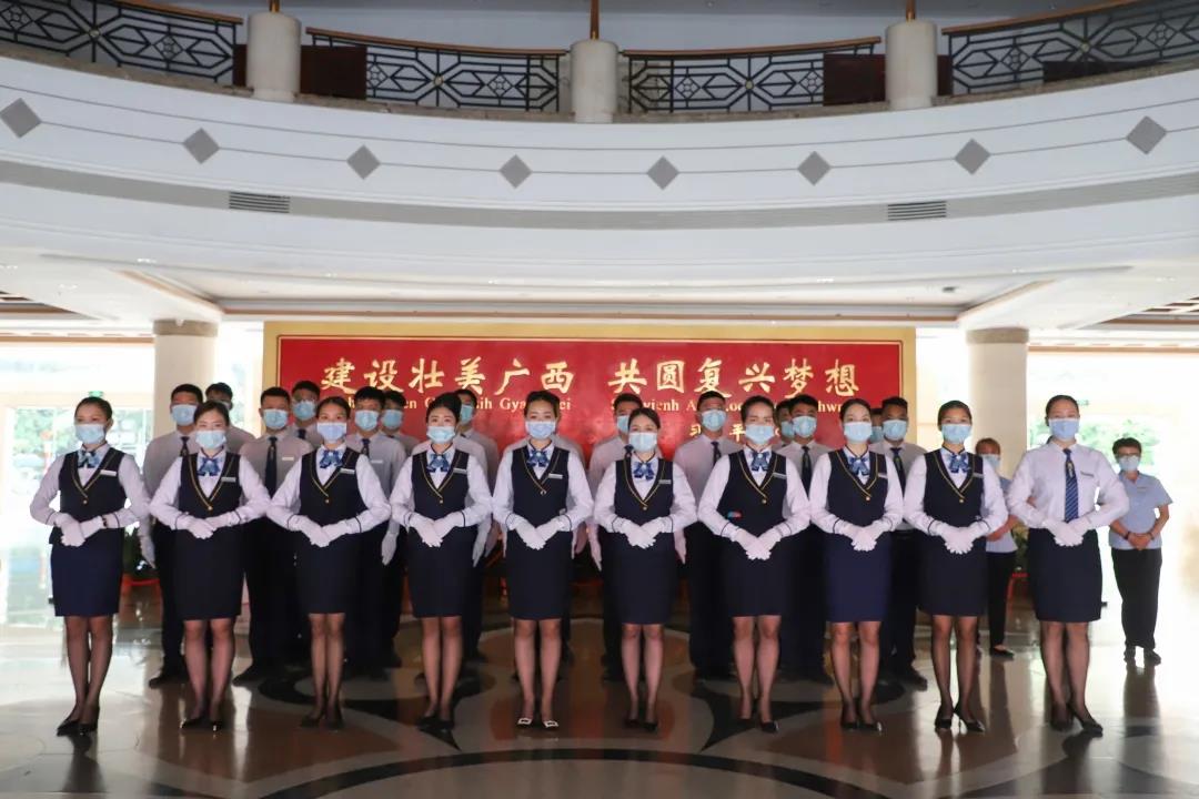 新聞中心與會(huì)務(wù)服務(wù)的融合之道 打造專業(yè)化、一體化的現(xiàn)代會(huì)議體驗(yàn)